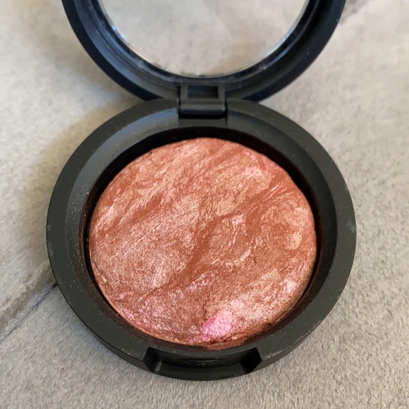 Laura Geller Baked Blush N Brighten with brush - Picture 3 of 5
